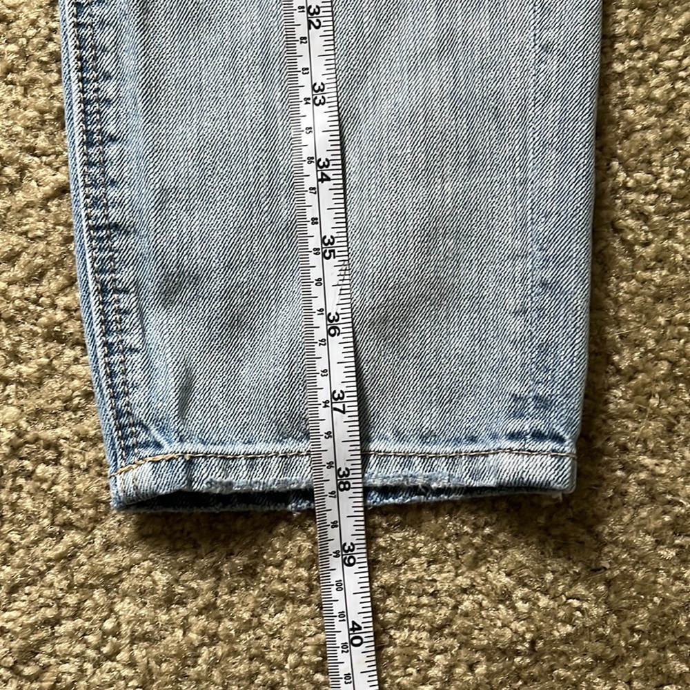 COPY - American Eagle “Tomgirl” ripped jeans - Picture 9 of 16